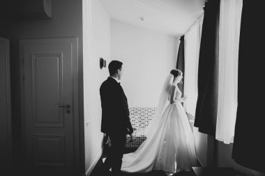 Genç ve güzel bir çiftin yakın çekimi.