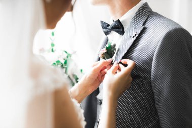 Genç ve güzel bir çiftin yakın çekimi.