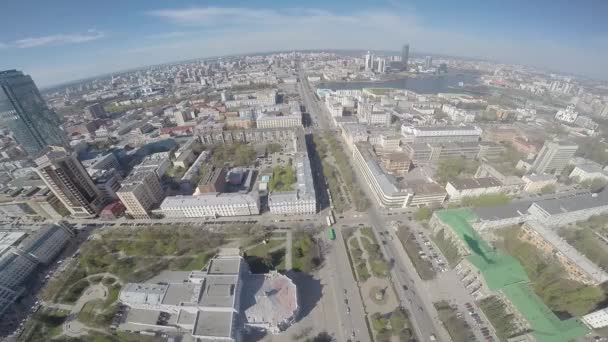 Over de stad — Stockvideo