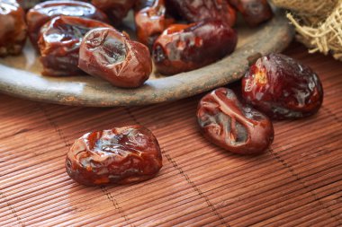 kurutulmuş tarihleri meyve