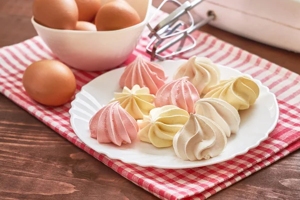 Gekleurde meringue cookies — Stockfoto