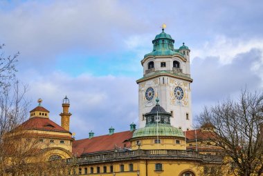 Bir ünlü Hamam ve Yüzme Havuzu Münih, Almanya