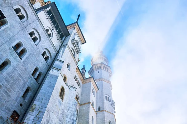 Castillo Neuschwanstein Cuento Hadas Durante Día Invierno Brumoso Alemania — Foto de Stock