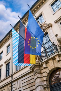 Avrupa Birliği, Alman ve Bavyera bayrak bir bina