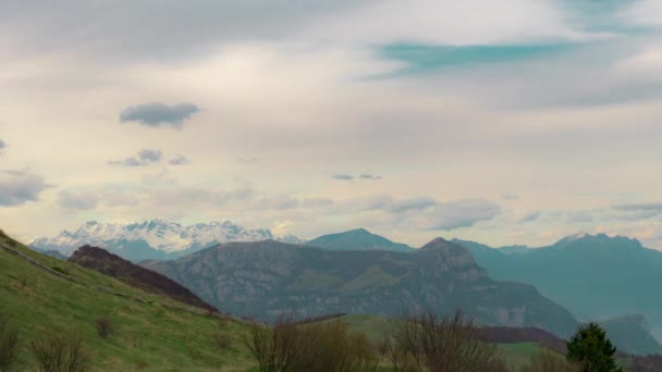 Clouds Mountain Magnífico Video Que Exhibe Lapso Tiempo Nubes Que — Vídeos de Stock