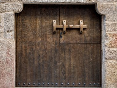 Rustik ve eski ahşap kapı