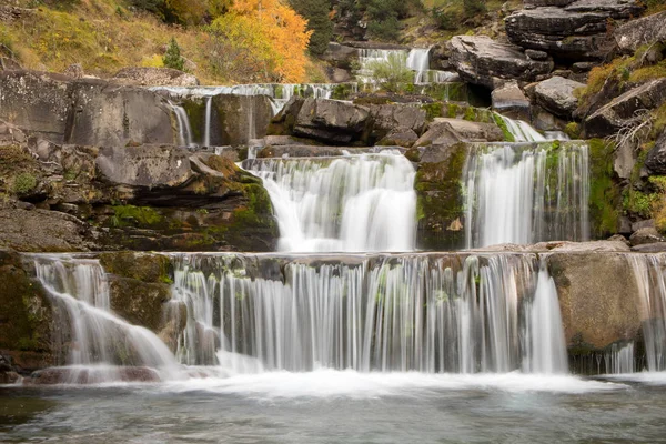 Close-up of waterfalls in autumn — Stock Photo, Image