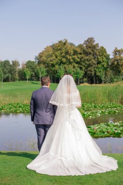 Gelin ve damat gölde arıyorsunuz