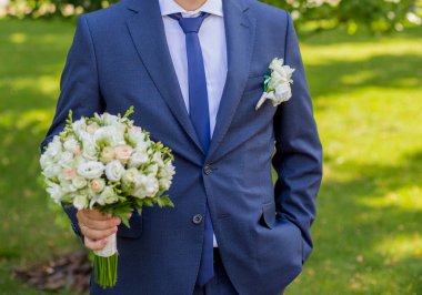 Damat Düğün buketi ile