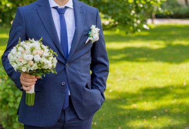 Damat Düğün buketi ile