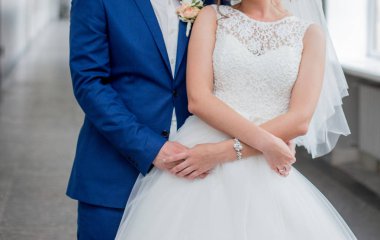 Gelin ve damat ile birlikte buket standı