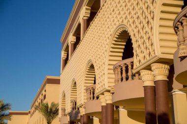 resort otel yeşillik ile Binası doğal görünümü