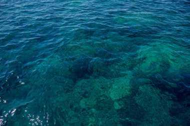 Görünüm parlak mavi deniz suyu