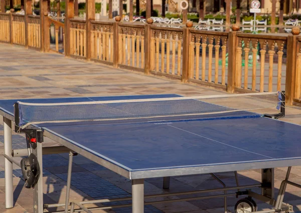 Slunce Osvětlený Stůl Pro Stolní Tenis — Stock fotografie