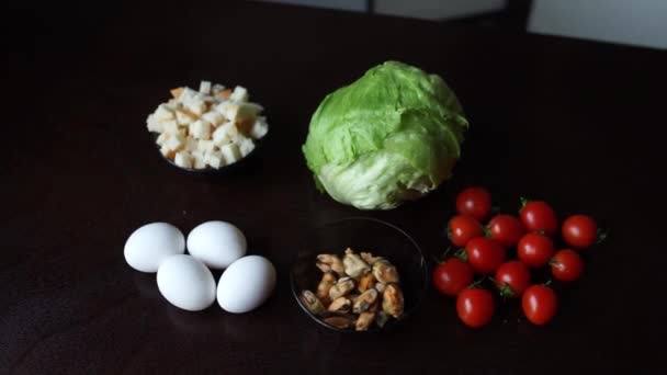 Ingrédients Pour Salade Sur Table — Video