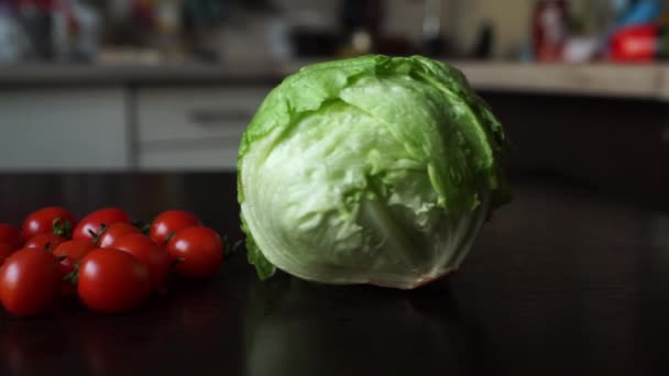 Repollo Tomate Verduras Mesa — Vídeo de stock