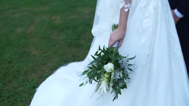 Sposa Tiene Bouquet Sposa — Video Stock