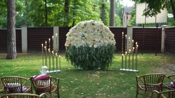 Runda Bröllop Båge Blommor Sommaren — Stockvideo