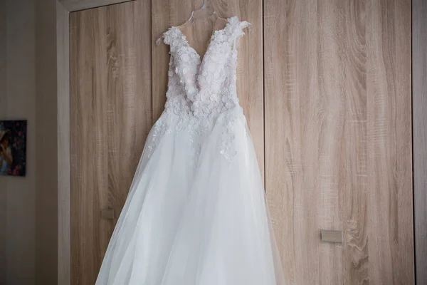 Bridesmaid Dress Hanging Closet — Stock Photo, Image