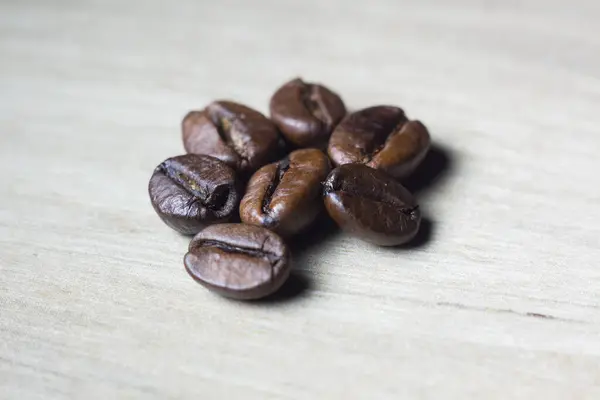 Grãos Café Fundo Madeira — Fotografia de Stock