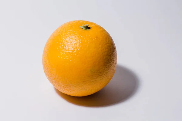 Rijp Sinaasappelen Een Witte Achtergrond — Stockfoto