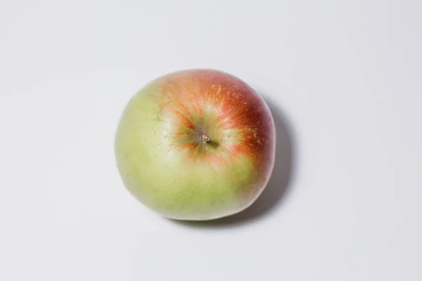 Manzana Verde Rosa Madura Sobre Fondo Blanco — Foto de Stock