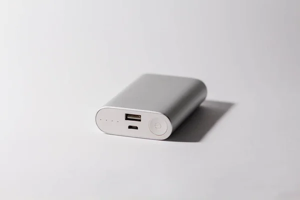 Gray Power Bank Pada Latar Belakang Putih — Stok Foto