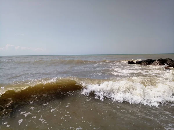 海里的脏水 — 图库照片