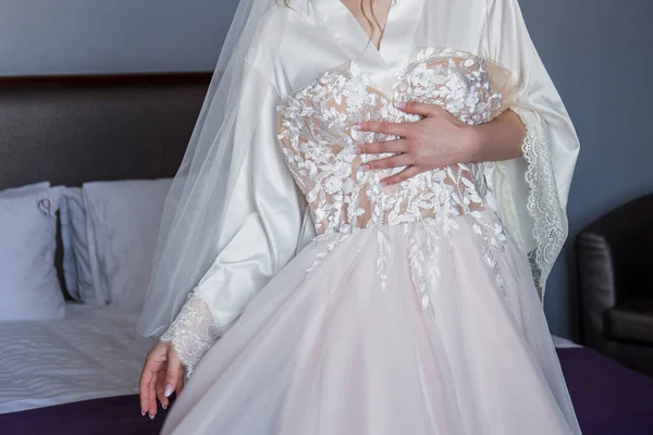 Noiva Peignoir Com Vestido Noiva — Fotografia de Stock