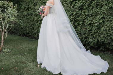 Düğün buketi gelin tutar