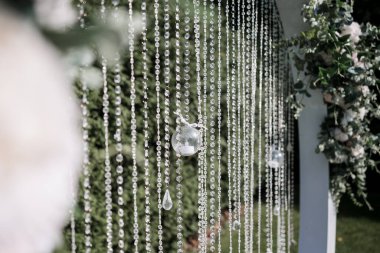 Düğün töreni için kemer yakın plan.