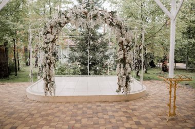 Düğün için kemer.