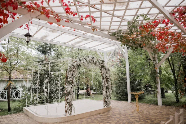 Arch Wedding Ceremony — Stock Photo, Image