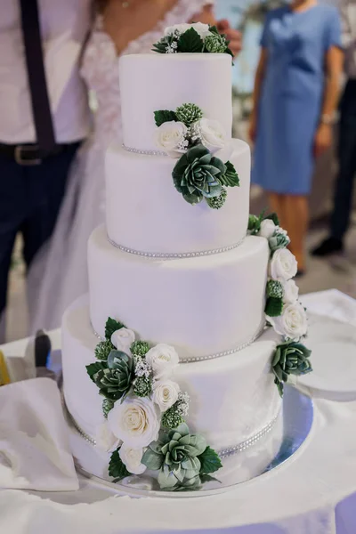 Bolo Casamento Restaurante Mesa — Fotografia de Stock