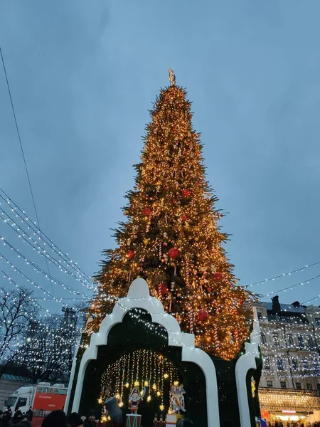 Grote Kerstboom Stad — Stockfoto