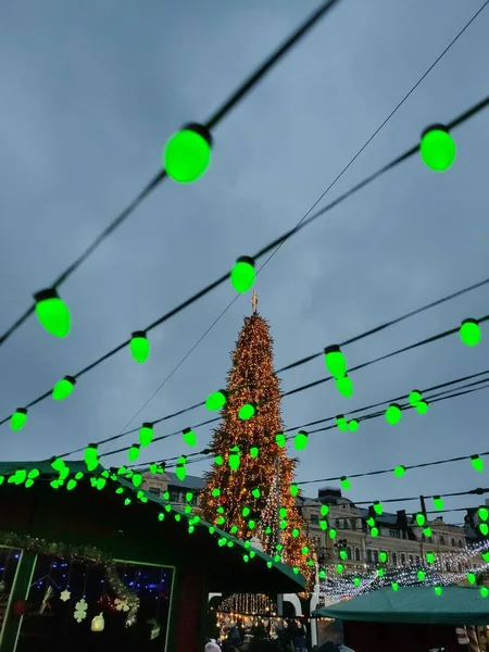 Großer Weihnachtsbaum Der Stadt — Stockfoto