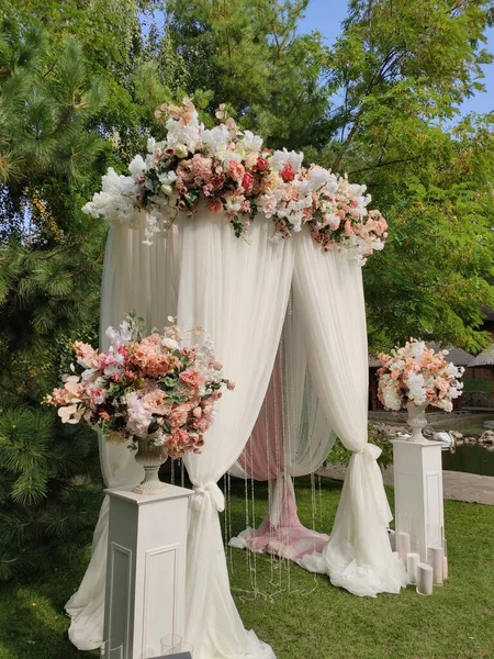 Arco Para Una Ceremonia Boda Con Flores — Foto de Stock