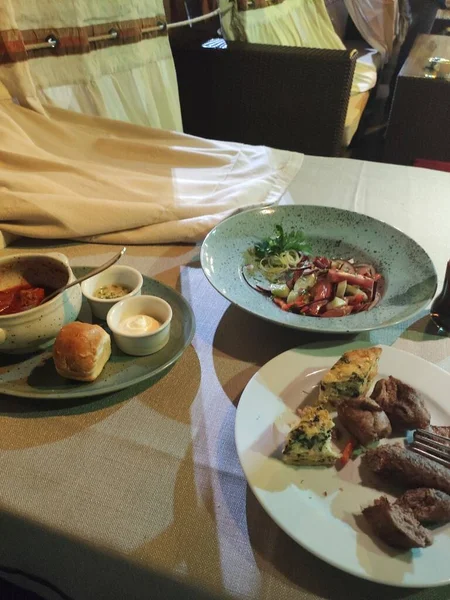 Yemek Atıştırmalıklar Masada — Stok fotoğraf