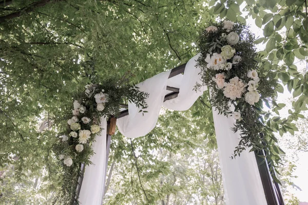 Arch Wedding Ceremony Park Decorated Flowers — Stock Photo, Image