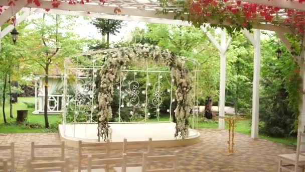 Arco Para Una Ceremonia Boda Con Flores — Vídeo de stock