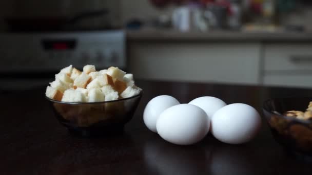 Zutaten Für Salattomaten Eier Meeresfrüchte — Stockvideo