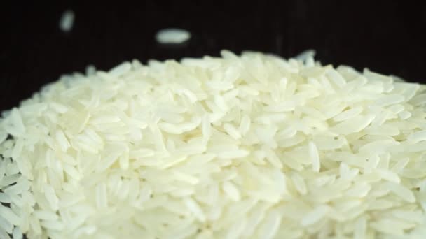 Riz Blanc Versé Dans Une Pile — Video