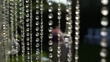 Düğün töreni için kemer süslemesi.