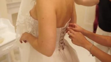 gelin düğümlü gelinliği