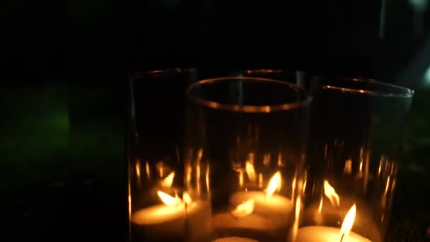 Velas Arden Candelero — Vídeos de Stock