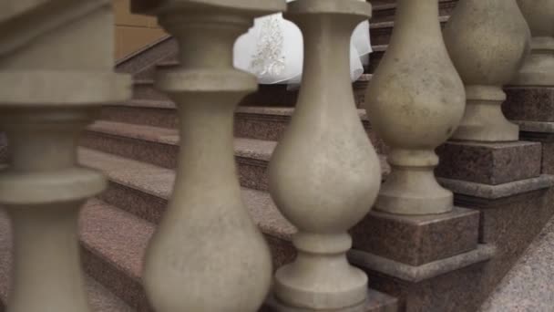 Noiva Sobe Escadas — Vídeo de Stock