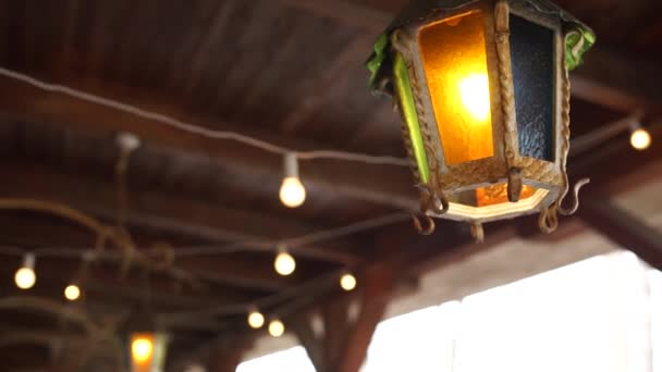 Лампочки Деревянном Потолке — стоковое видео