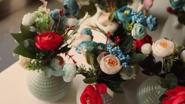 Bouquets Fleurs Sur Table — Video