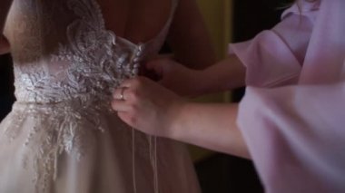 gelin düğümlü gelinliği