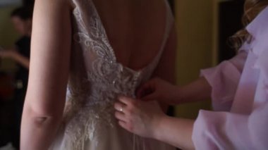 gelin düğümlü gelinliği